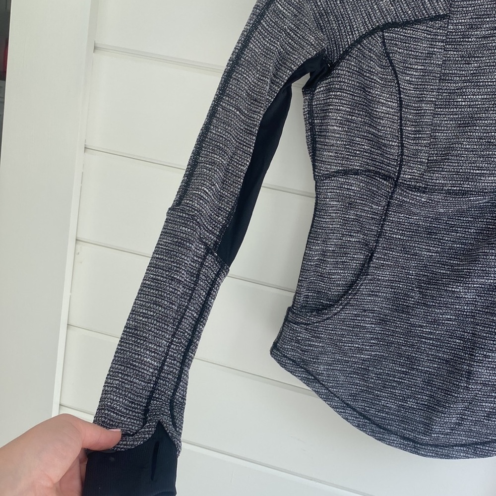 Lululemon | Grey Long Sleeve 1/2 Zip | Great Condition - Picture 7 of 8